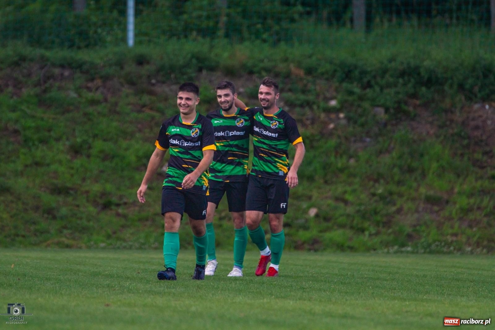 Zdjęcie w galerii na portalu naszraciborz.pl: Unia Racibórz kontra Naprzód Syrynia. Podział punktów na zakończenie sezonu [FOTO] wiadomości z regionu