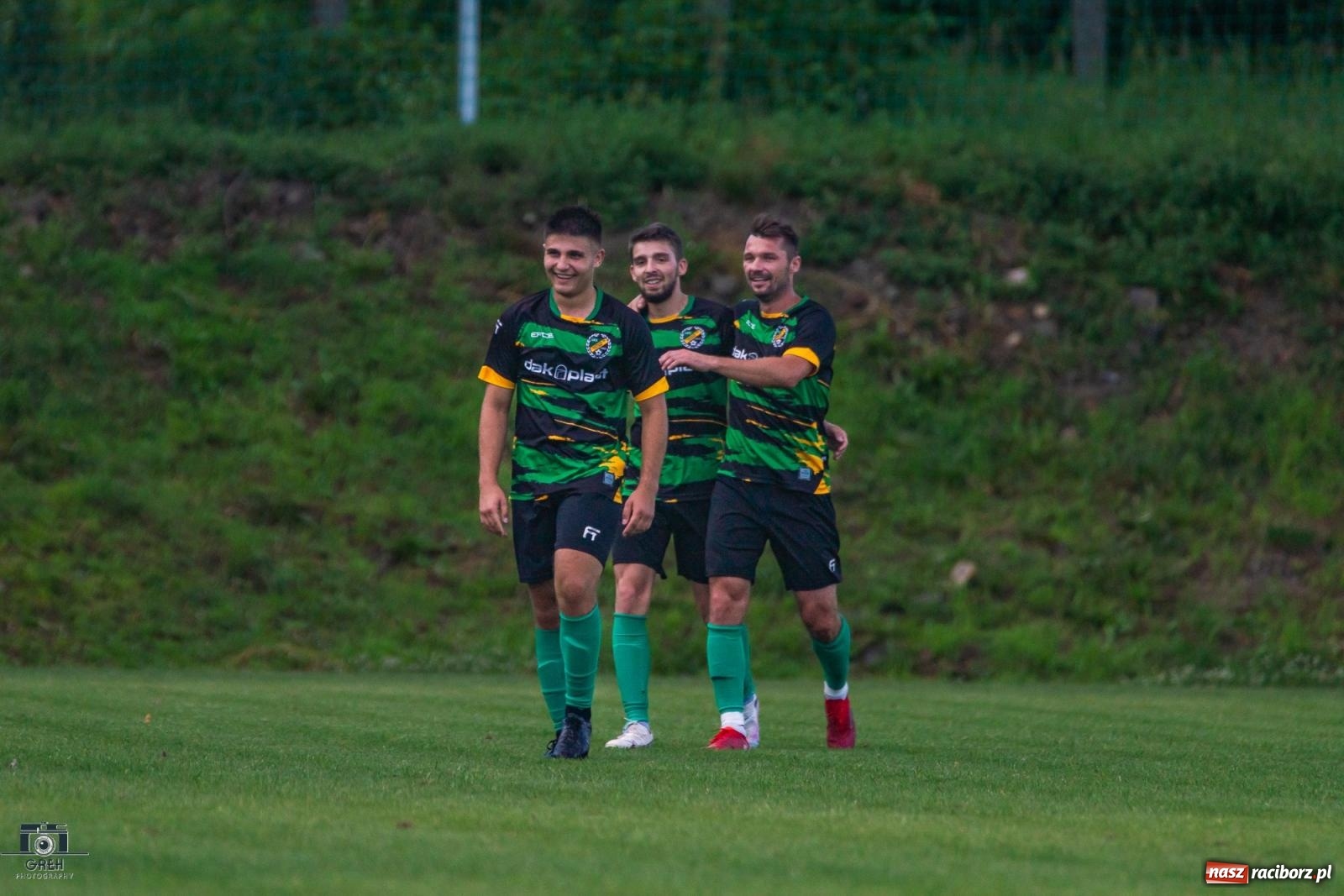 Zdjęcie w galerii na portalu naszraciborz.pl: Unia Racibórz kontra Naprzód Syrynia. Podział punktów na zakończenie sezonu [FOTO] wiadomości z regionu