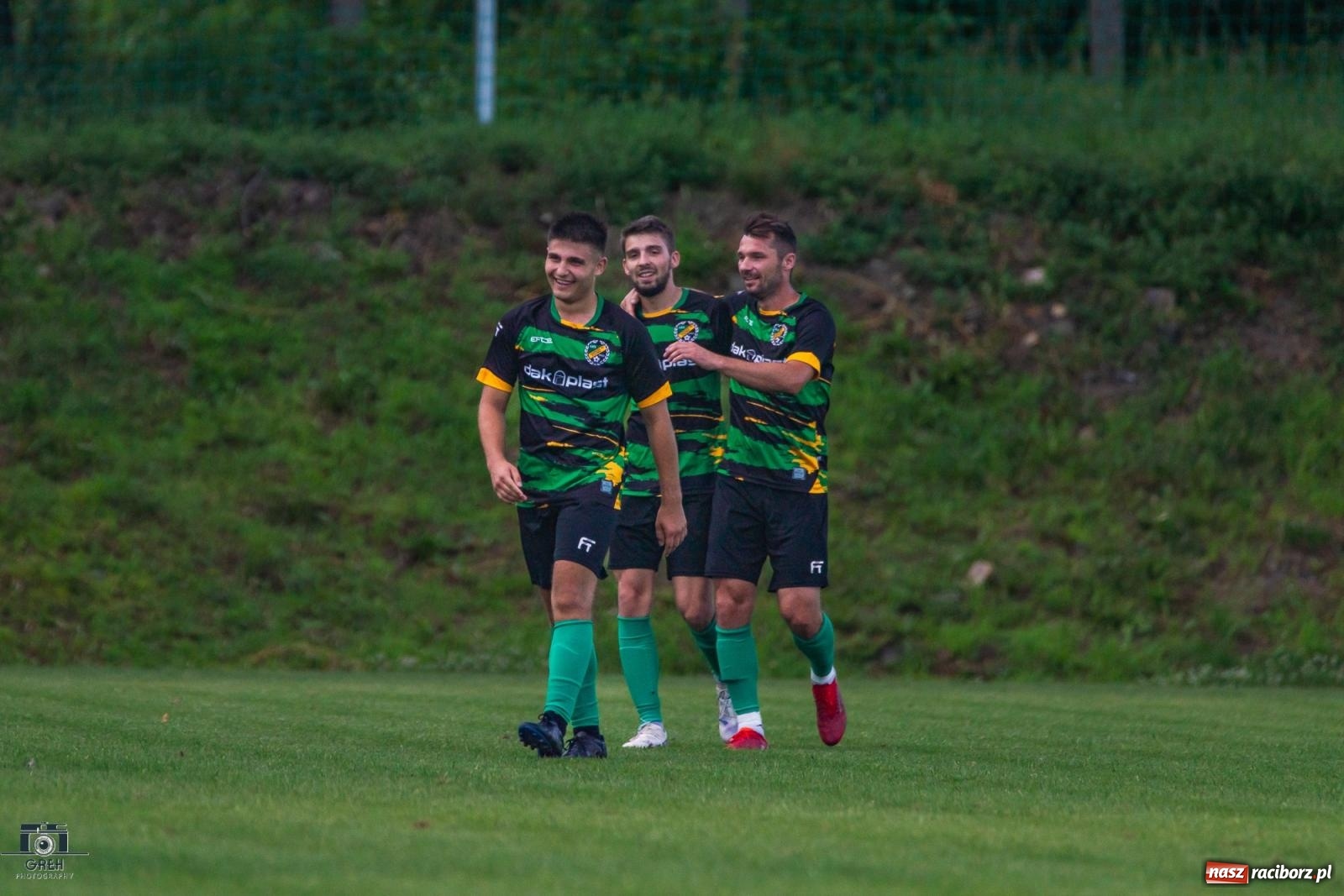 Zdjęcie w galerii na portalu naszraciborz.pl: Unia Racibórz kontra Naprzód Syrynia. Podział punktów na zakończenie sezonu [FOTO] wiadomości z regionu