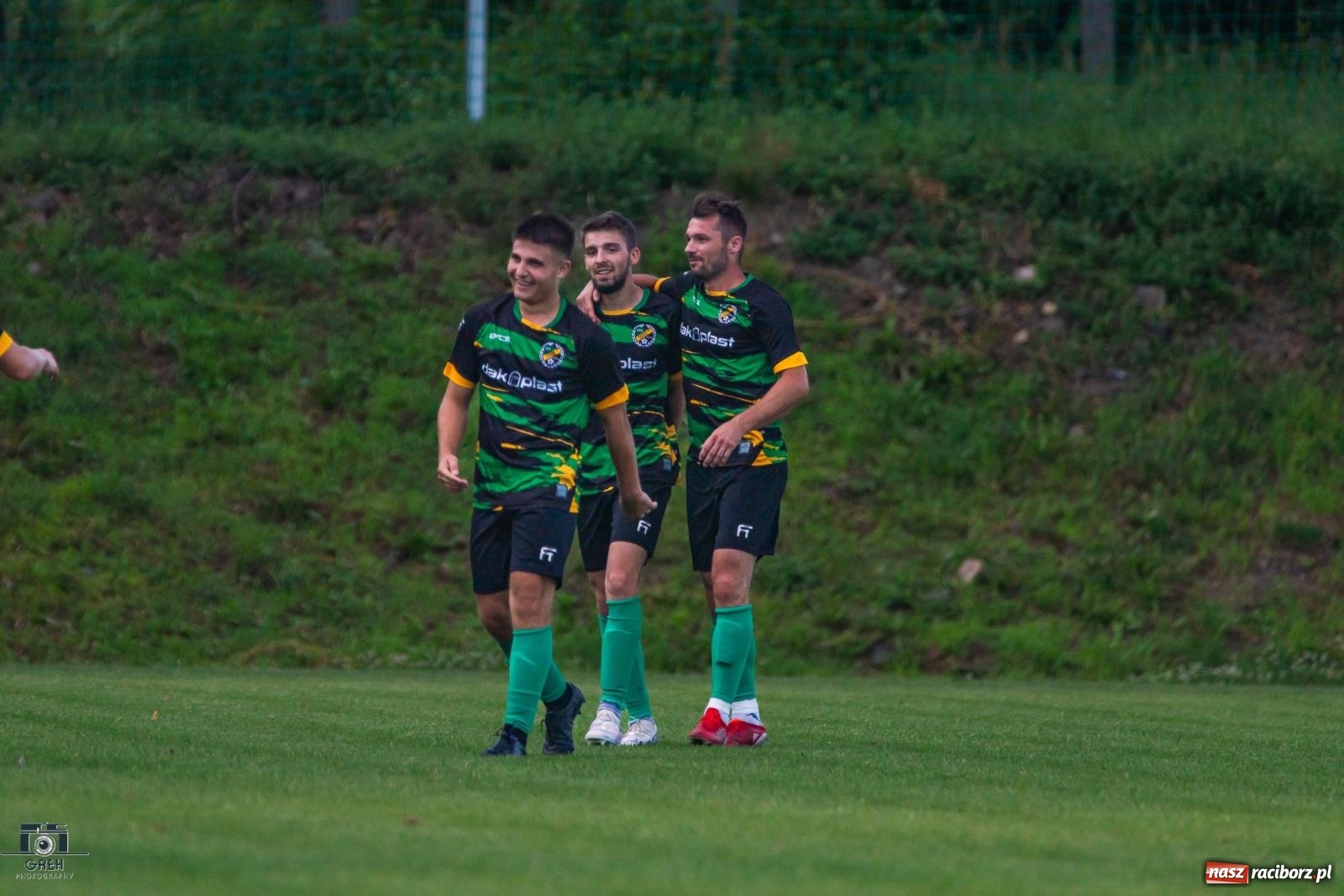 Zdjęcie w galerii na portalu naszraciborz.pl: Unia Racibórz kontra Naprzód Syrynia. Podział punktów na zakończenie sezonu [FOTO] wiadomości z regionu