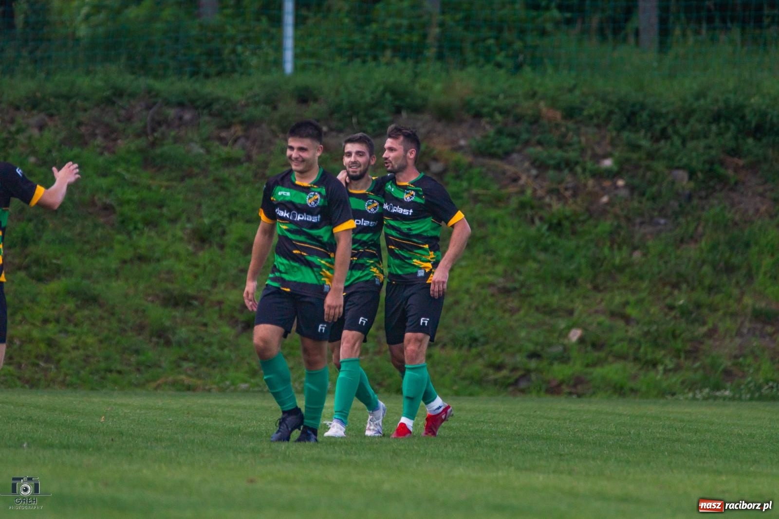 Zdjęcie w galerii na portalu naszraciborz.pl: Unia Racibórz kontra Naprzód Syrynia. Podział punktów na zakończenie sezonu [FOTO] wiadomości z regionu