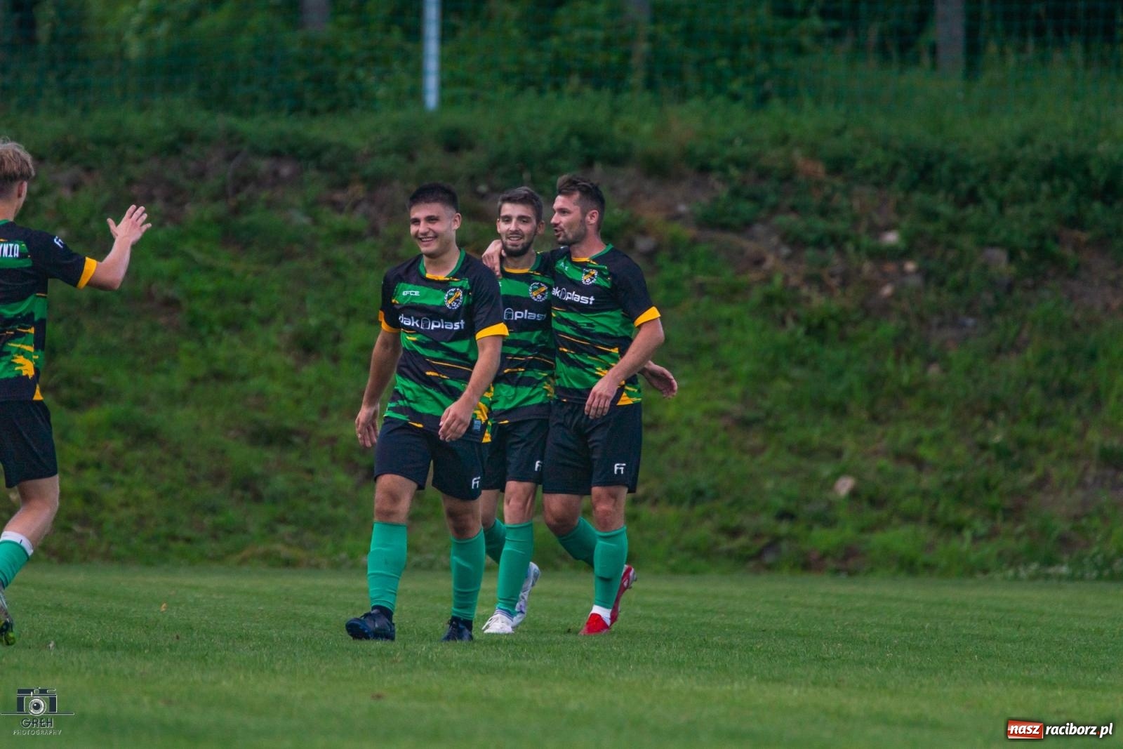 Zdjęcie w galerii na portalu naszraciborz.pl: Unia Racibórz kontra Naprzód Syrynia. Podział punktów na zakończenie sezonu [FOTO] wiadomości z regionu