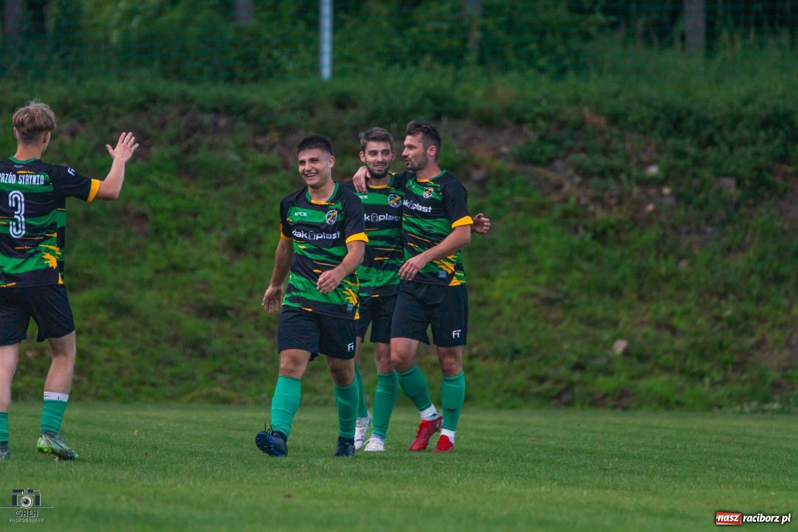 Zdjęcie w galerii na portalu naszraciborz.pl: Unia Racibórz kontra Naprzód Syrynia. Podział punktów na zakończenie sezonu [FOTO] wiadomości z regionu