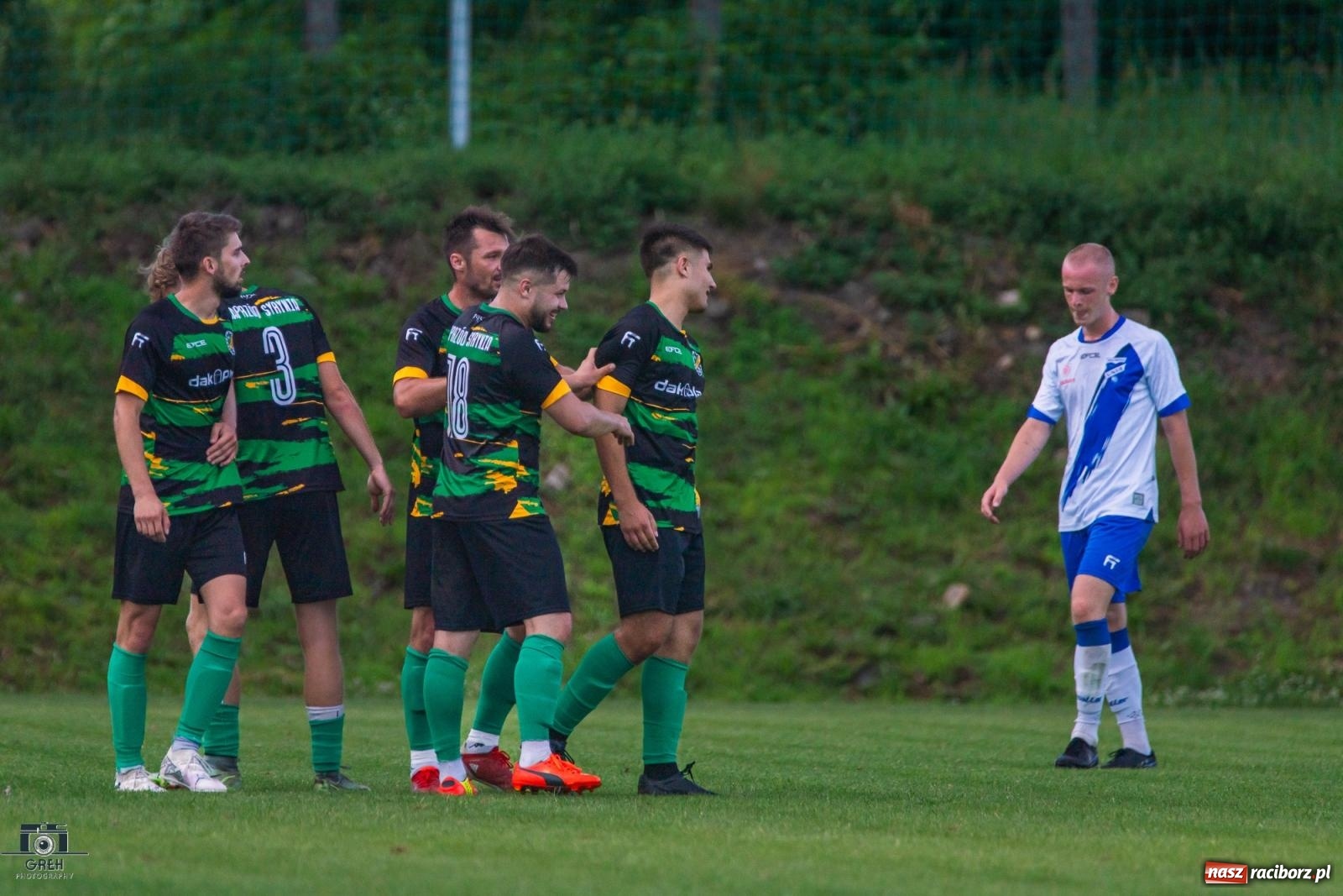 Zdjęcie w galerii na portalu naszraciborz.pl: Unia Racibórz kontra Naprzód Syrynia. Podział punktów na zakończenie sezonu [FOTO] wiadomości z regionu
