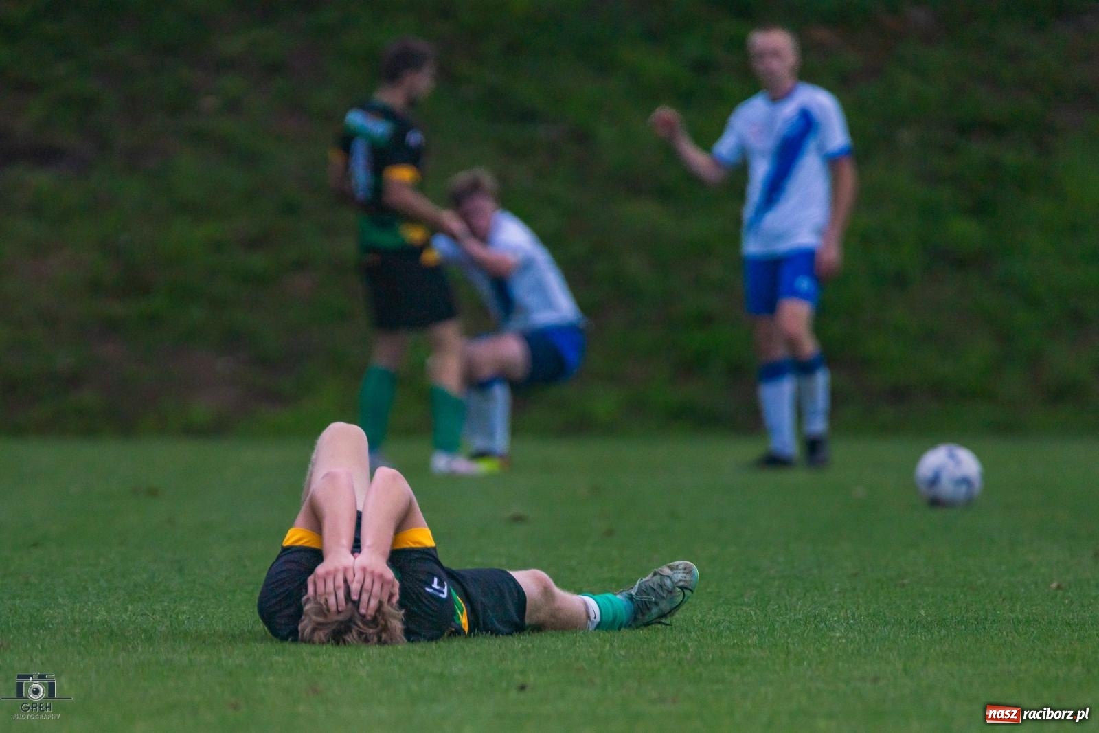 Zdjęcie w galerii na portalu naszraciborz.pl: Unia Racibórz kontra Naprzód Syrynia. Podział punktów na zakończenie sezonu [FOTO] wiadomości z regionu