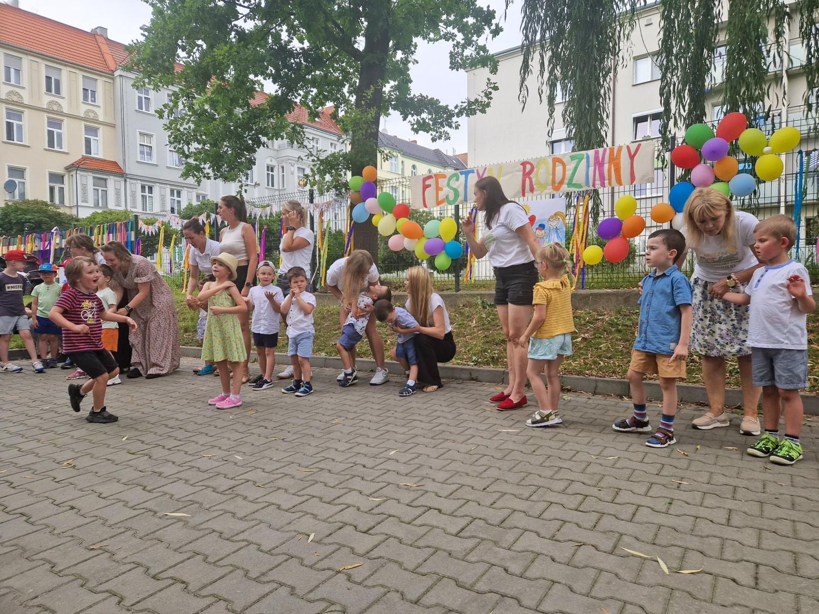 Zdjęcie w galerii na portalu naszraciborz.pl: Rodzinne świętowanie z alpakami i kucykami wiadomości z regionu