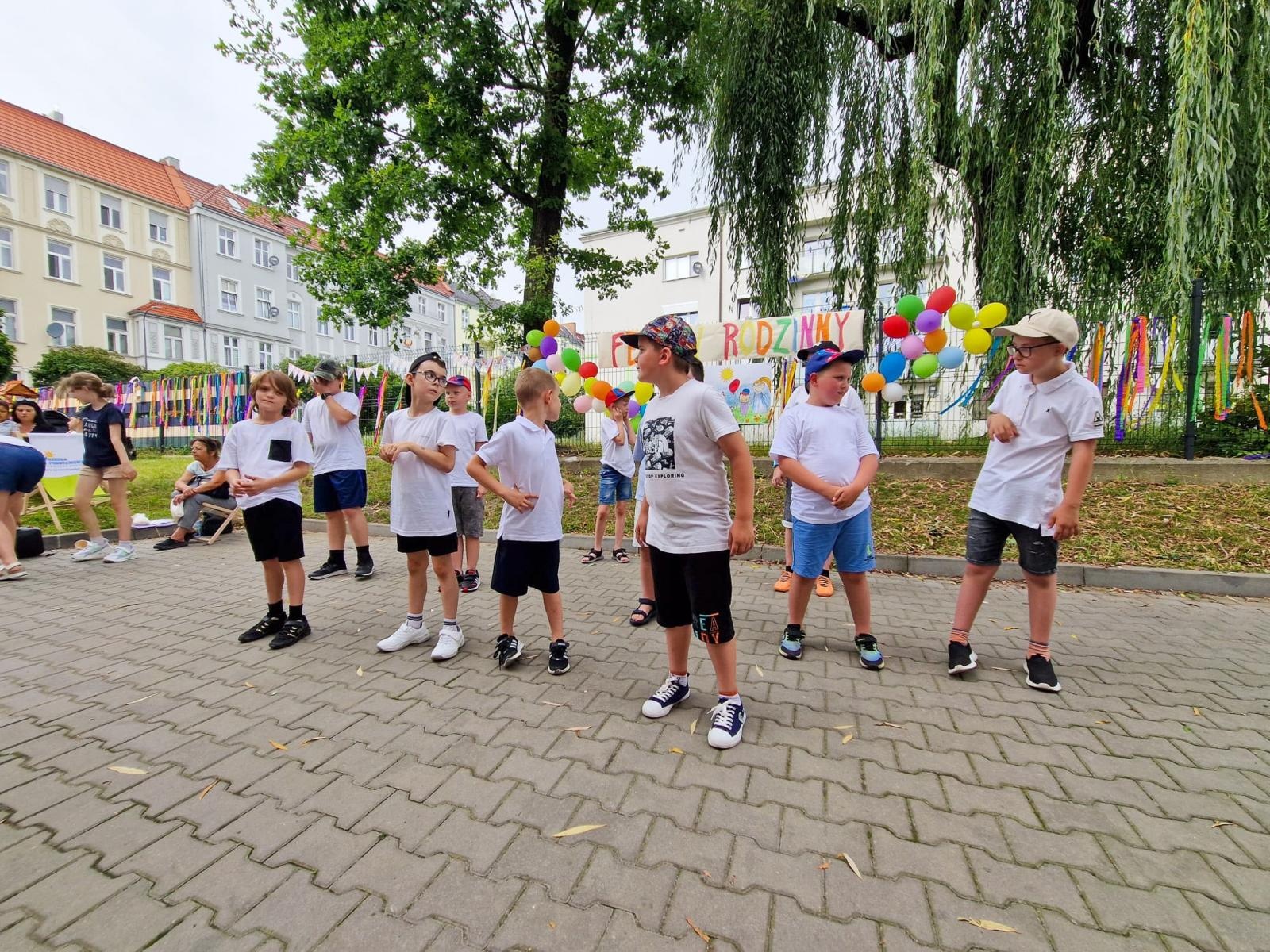 Zdjęcie w galerii na portalu naszraciborz.pl: Rodzinne świętowanie z alpakami i kucykami wiadomości z regionu