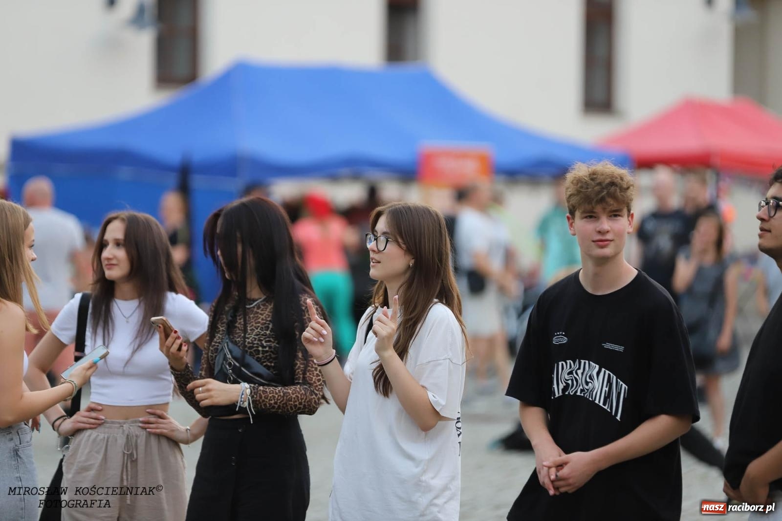 Zdjęcie w galerii na portalu naszraciborz.pl: Antony Esca i Wac Toja. Rapowy wieczór na zamku w Raciborzu [FOTO i WIDEO] wiadomości z regionu