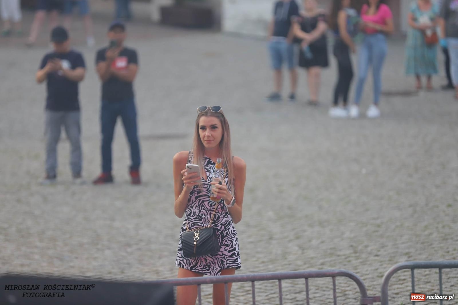 Zdjęcie w galerii na portalu naszraciborz.pl: Antony Esca i Wac Toja. Rapowy wieczór na zamku w Raciborzu [FOTO i WIDEO] wiadomości z regionu