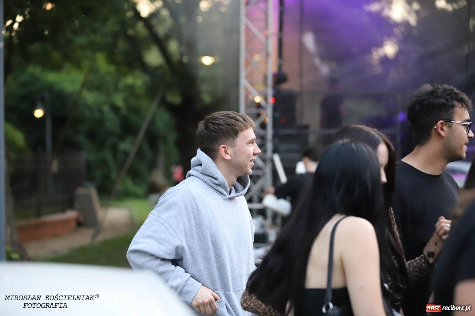 Zdjęcie w galerii na portalu naszraciborz.pl: Antony Esca i Wac Toja. Rapowy wieczór na zamku w Raciborzu [FOTO i WIDEO] wiadomości z regionu