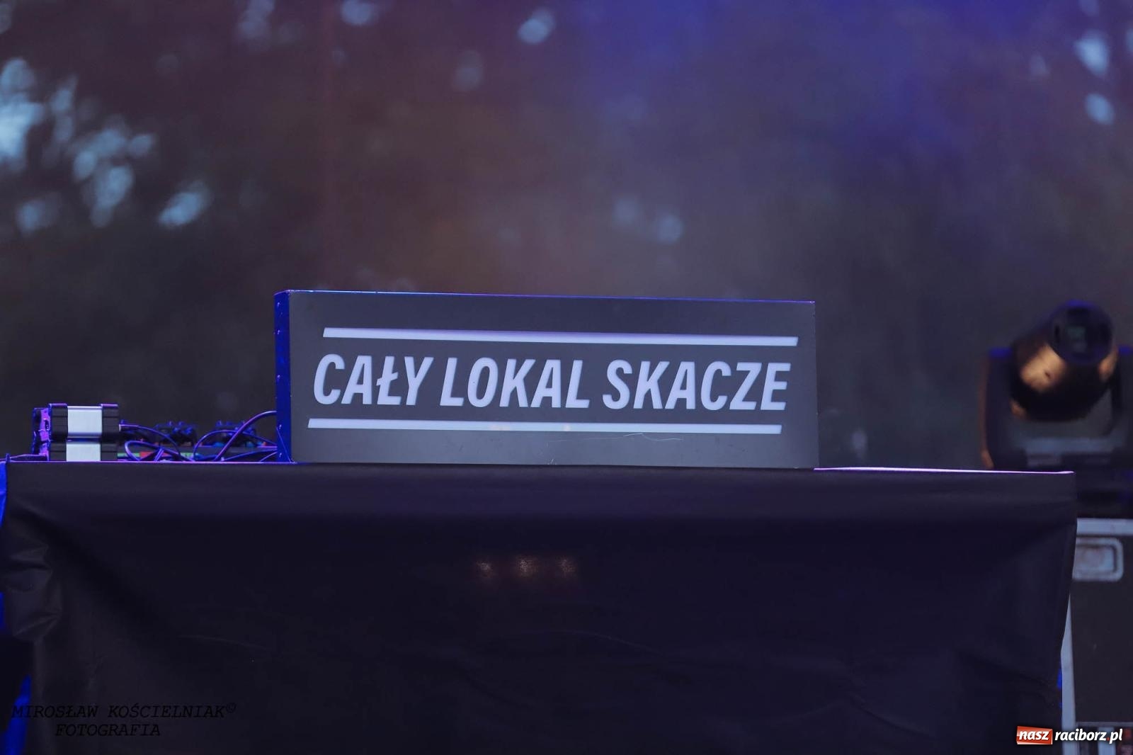 Zdjęcie w galerii na portalu naszraciborz.pl: Antony Esca i Wac Toja. Rapowy wieczór na zamku w Raciborzu [FOTO i WIDEO] wiadomości z regionu