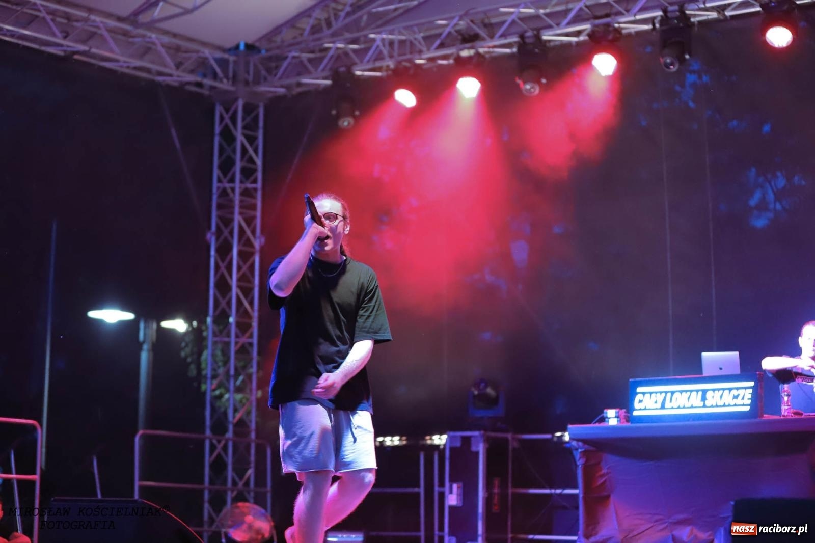 Zdjęcie w galerii na portalu naszraciborz.pl: Antony Esca i Wac Toja. Rapowy wieczór na zamku w Raciborzu [FOTO i WIDEO] wiadomości z regionu