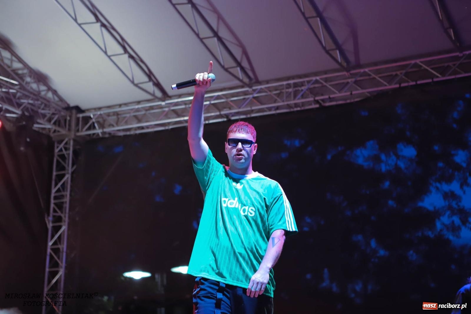 Zdjęcie w galerii na portalu naszraciborz.pl: Antony Esca i Wac Toja. Rapowy wieczór na zamku w Raciborzu [FOTO i WIDEO] wiadomości z regionu