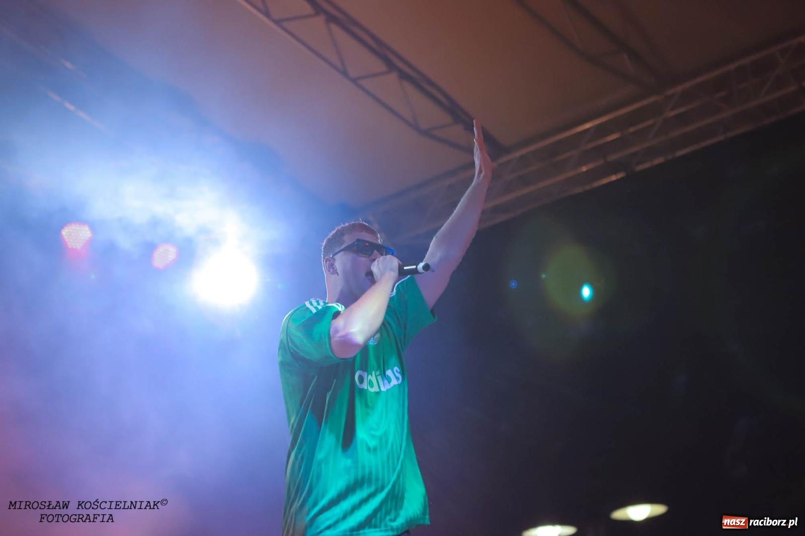 Zdjęcie w galerii na portalu naszraciborz.pl: Antony Esca i Wac Toja. Rapowy wieczór na zamku w Raciborzu [FOTO i WIDEO] wiadomości z regionu