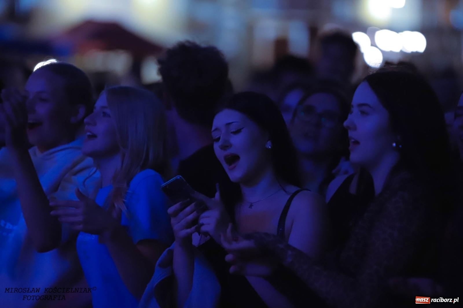 Zdjęcie w galerii na portalu naszraciborz.pl: Antony Esca i Wac Toja. Rapowy wieczór na zamku w Raciborzu [FOTO i WIDEO] wiadomości z regionu