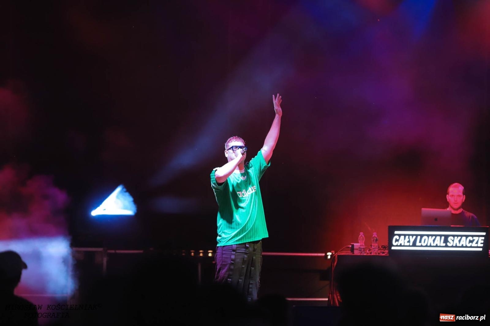 Zdjęcie w galerii na portalu naszraciborz.pl: Antony Esca i Wac Toja. Rapowy wieczór na zamku w Raciborzu [FOTO i WIDEO] wiadomości z regionu