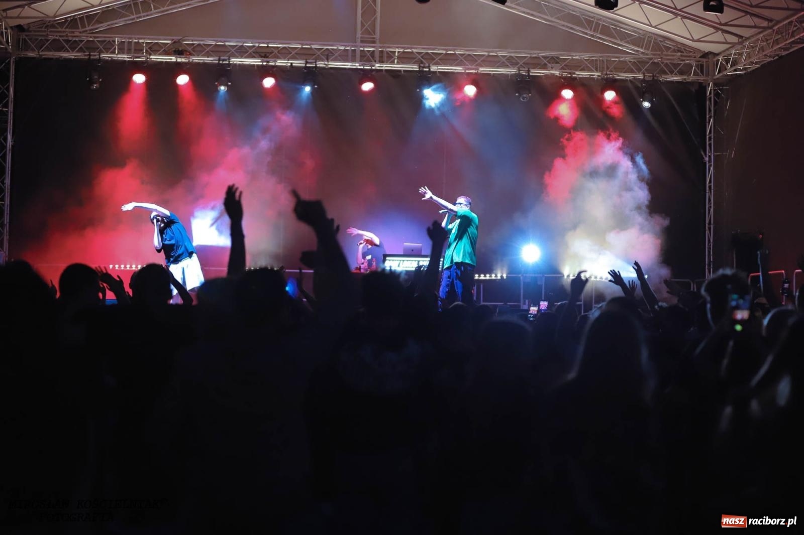 Zdjęcie w galerii na portalu naszraciborz.pl: Antony Esca i Wac Toja. Rapowy wieczór na zamku w Raciborzu [FOTO i WIDEO] wiadomości z regionu