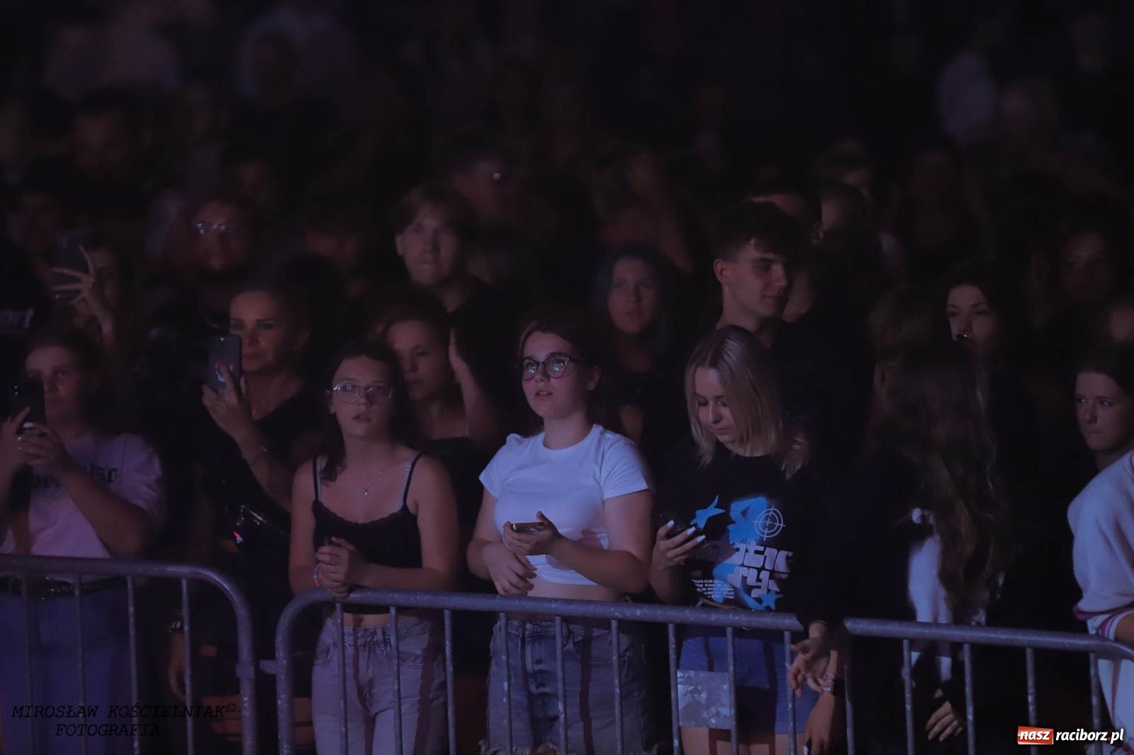 Zdjęcie w galerii na portalu naszraciborz.pl: Antony Esca i Wac Toja. Rapowy wieczór na zamku w Raciborzu [FOTO i WIDEO] wiadomości z regionu