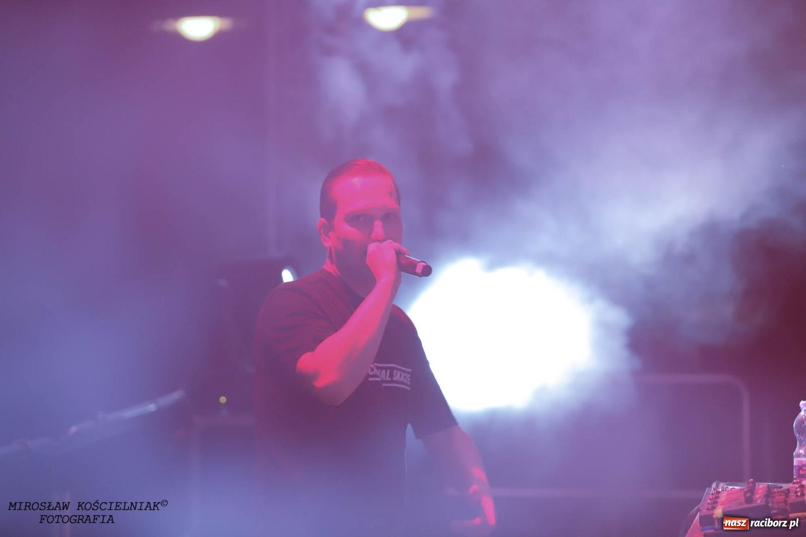 Zdjęcie w galerii na portalu naszraciborz.pl: Antony Esca i Wac Toja. Rapowy wieczór na zamku w Raciborzu [FOTO i WIDEO] wiadomości z regionu