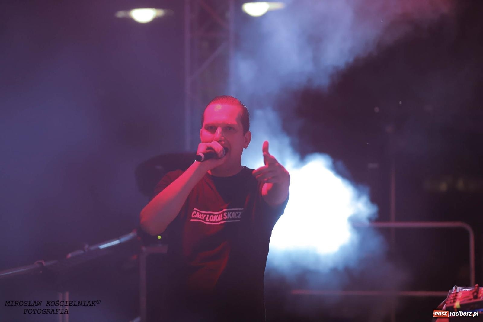 Zdjęcie w galerii na portalu naszraciborz.pl: Antony Esca i Wac Toja. Rapowy wieczór na zamku w Raciborzu [FOTO i WIDEO] wiadomości z regionu