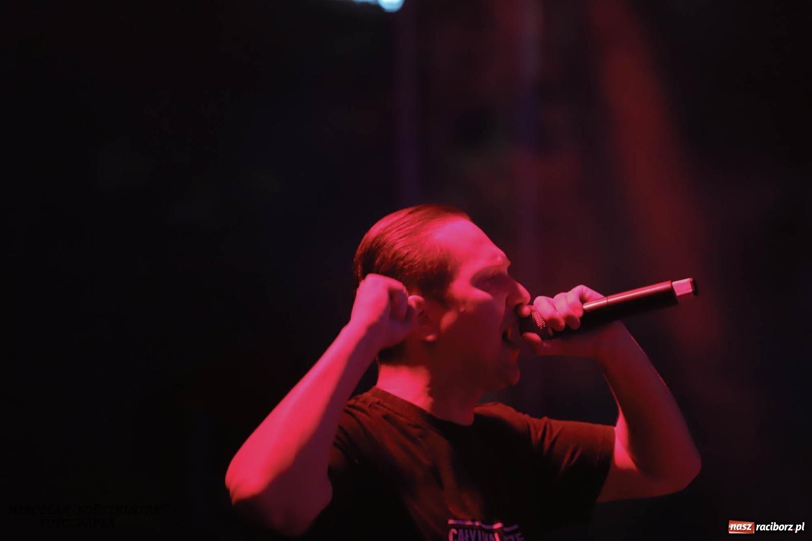 Zdjęcie w galerii na portalu naszraciborz.pl: Antony Esca i Wac Toja. Rapowy wieczór na zamku w Raciborzu [FOTO i WIDEO] wiadomości z regionu