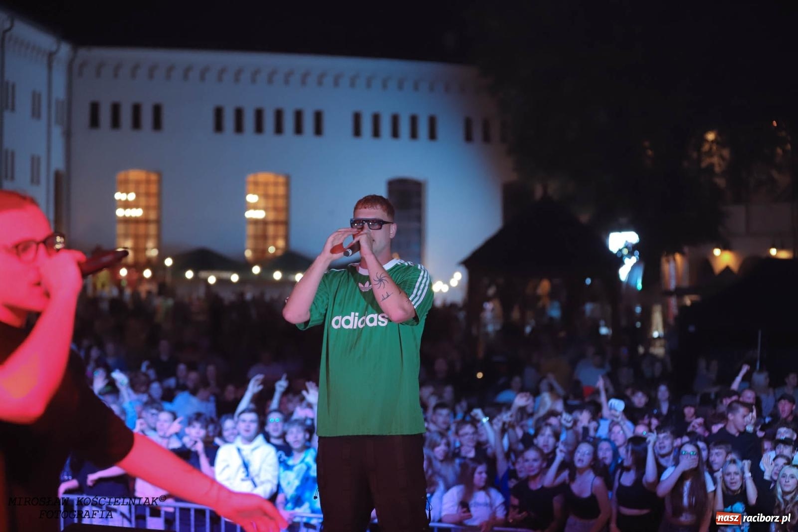 Zdjęcie w galerii na portalu naszraciborz.pl: Antony Esca i Wac Toja. Rapowy wieczór na zamku w Raciborzu [FOTO i WIDEO] wiadomości z regionu