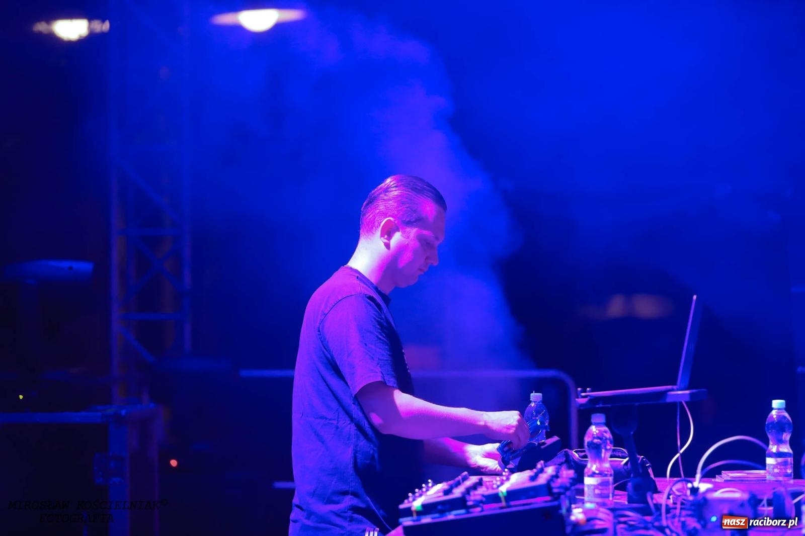 Zdjęcie w galerii na portalu naszraciborz.pl: Antony Esca i Wac Toja. Rapowy wieczór na zamku w Raciborzu [FOTO i WIDEO] wiadomości z regionu