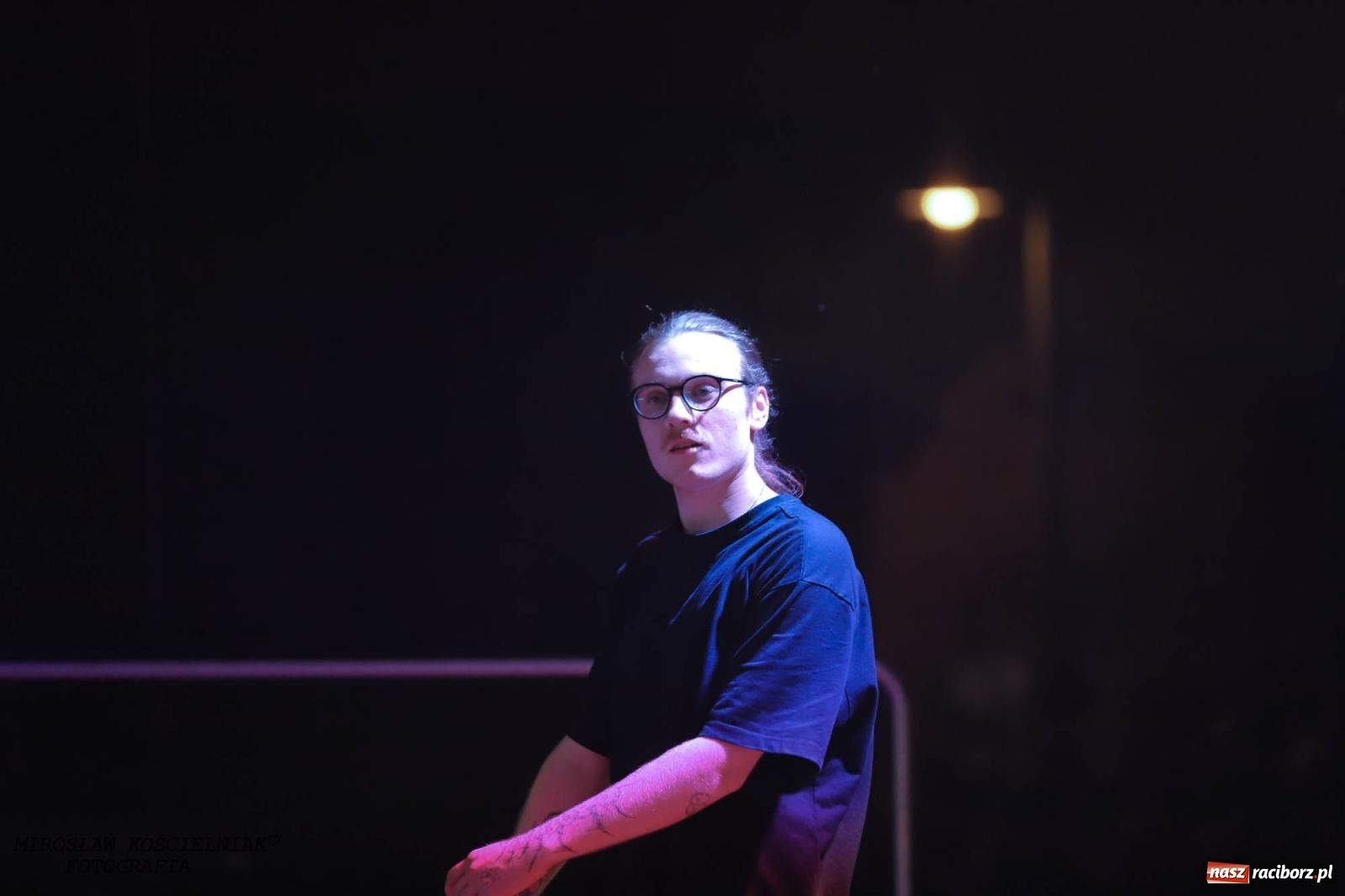 Zdjęcie w galerii na portalu naszraciborz.pl: Antony Esca i Wac Toja. Rapowy wieczór na zamku w Raciborzu [FOTO i WIDEO] wiadomości z regionu