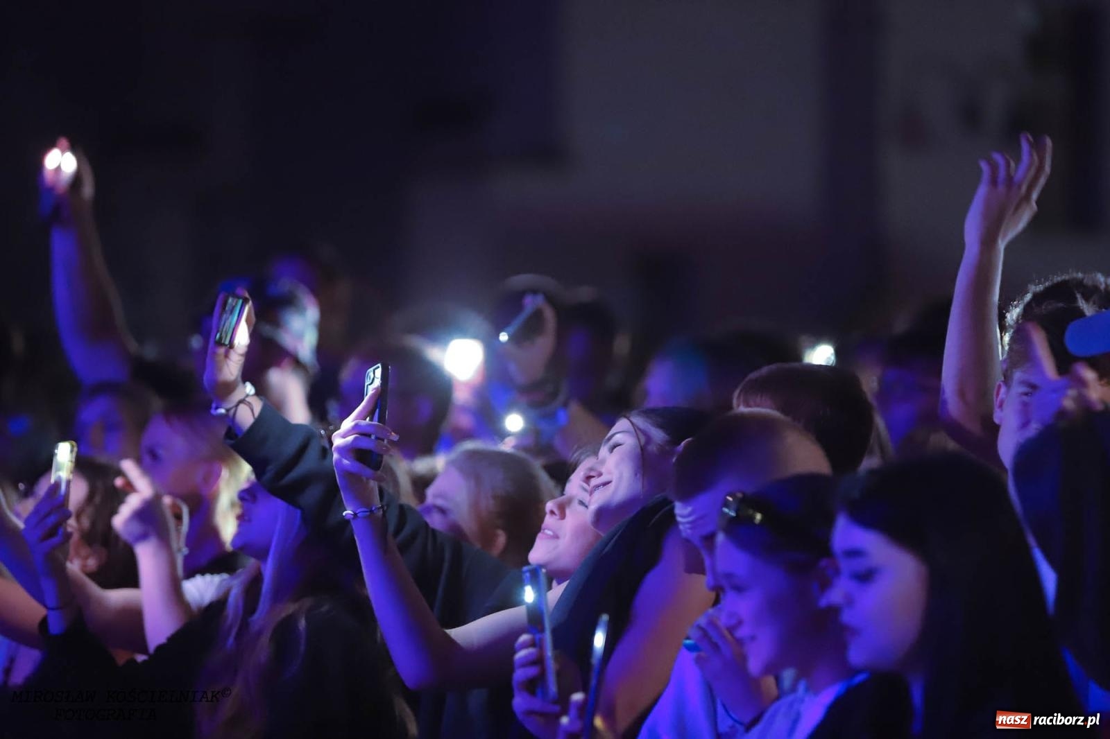 Zdjęcie w galerii na portalu naszraciborz.pl: Antony Esca i Wac Toja. Rapowy wieczór na zamku w Raciborzu [FOTO i WIDEO] wiadomości z regionu