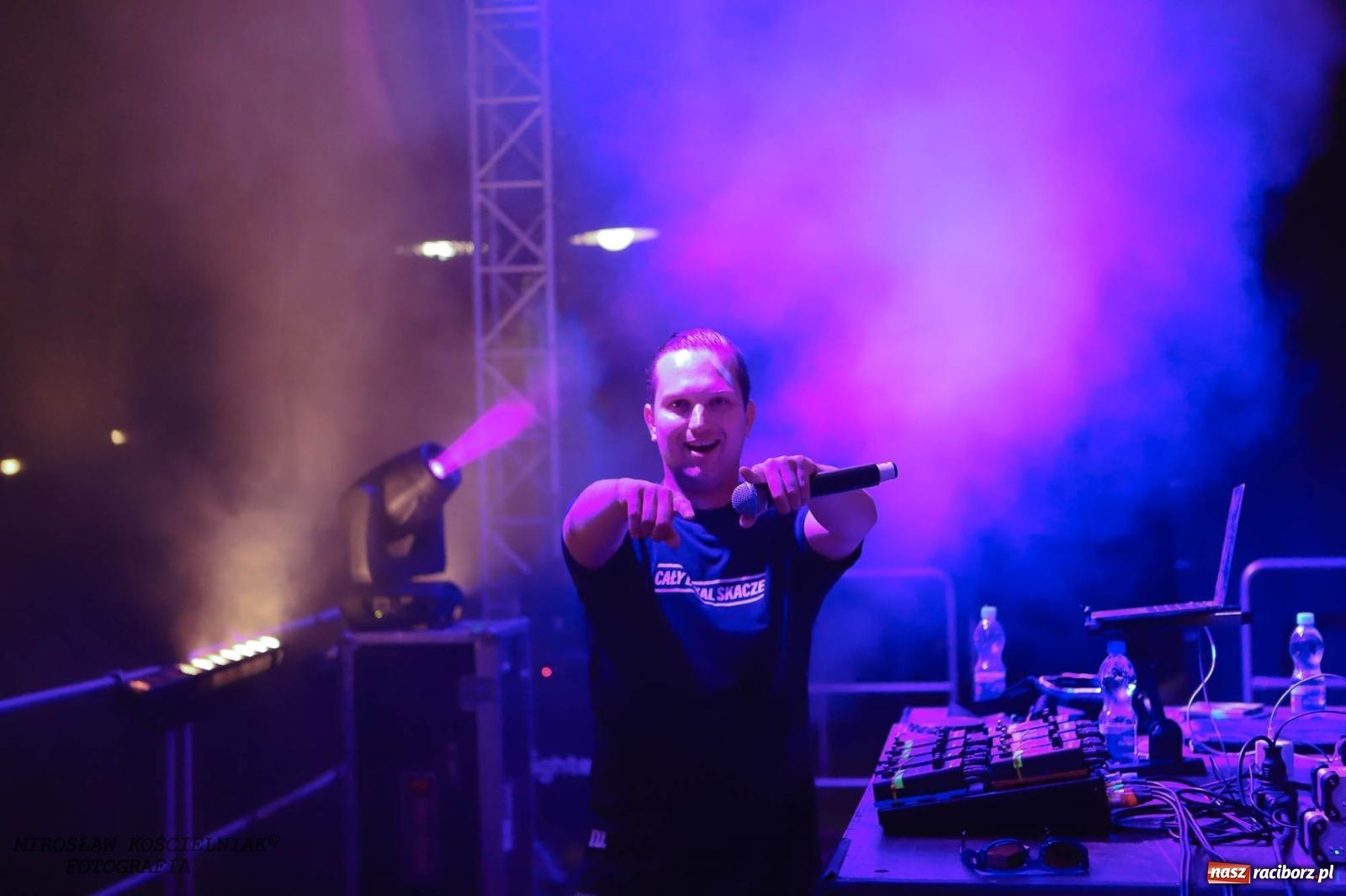 Zdjęcie w galerii na portalu naszraciborz.pl: Antony Esca i Wac Toja. Rapowy wieczór na zamku w Raciborzu [FOTO i WIDEO] wiadomości z regionu