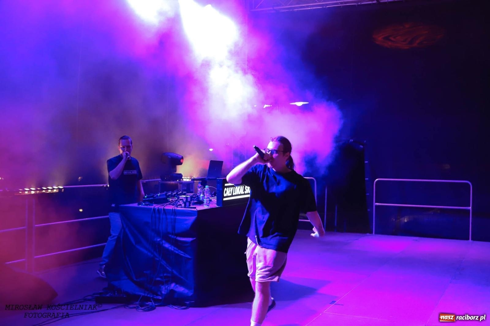 Zdjęcie w galerii na portalu naszraciborz.pl: Antony Esca i Wac Toja. Rapowy wieczór na zamku w Raciborzu [FOTO i WIDEO] wiadomości z regionu