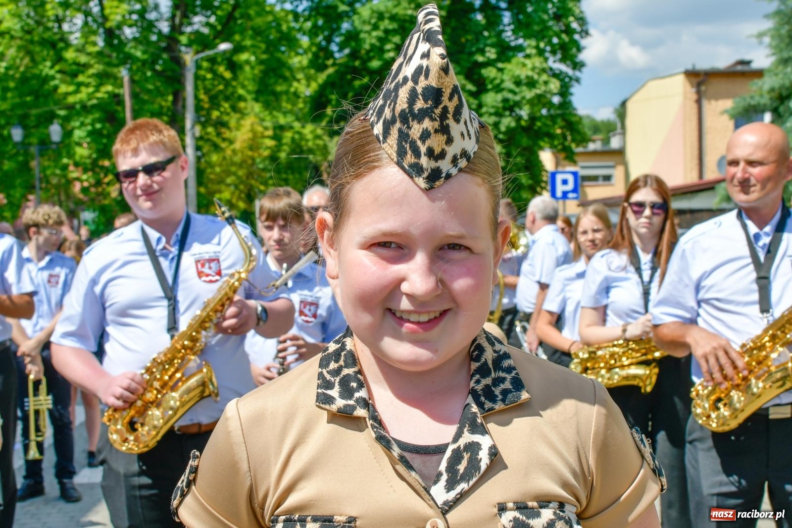 Zdjęcie w galerii na portalu naszraciborz.pl: Jest w orkiestrach dętych wielka siła. Parada w Tworkowie [FOTO i WIDEO] wiadomości z regionu