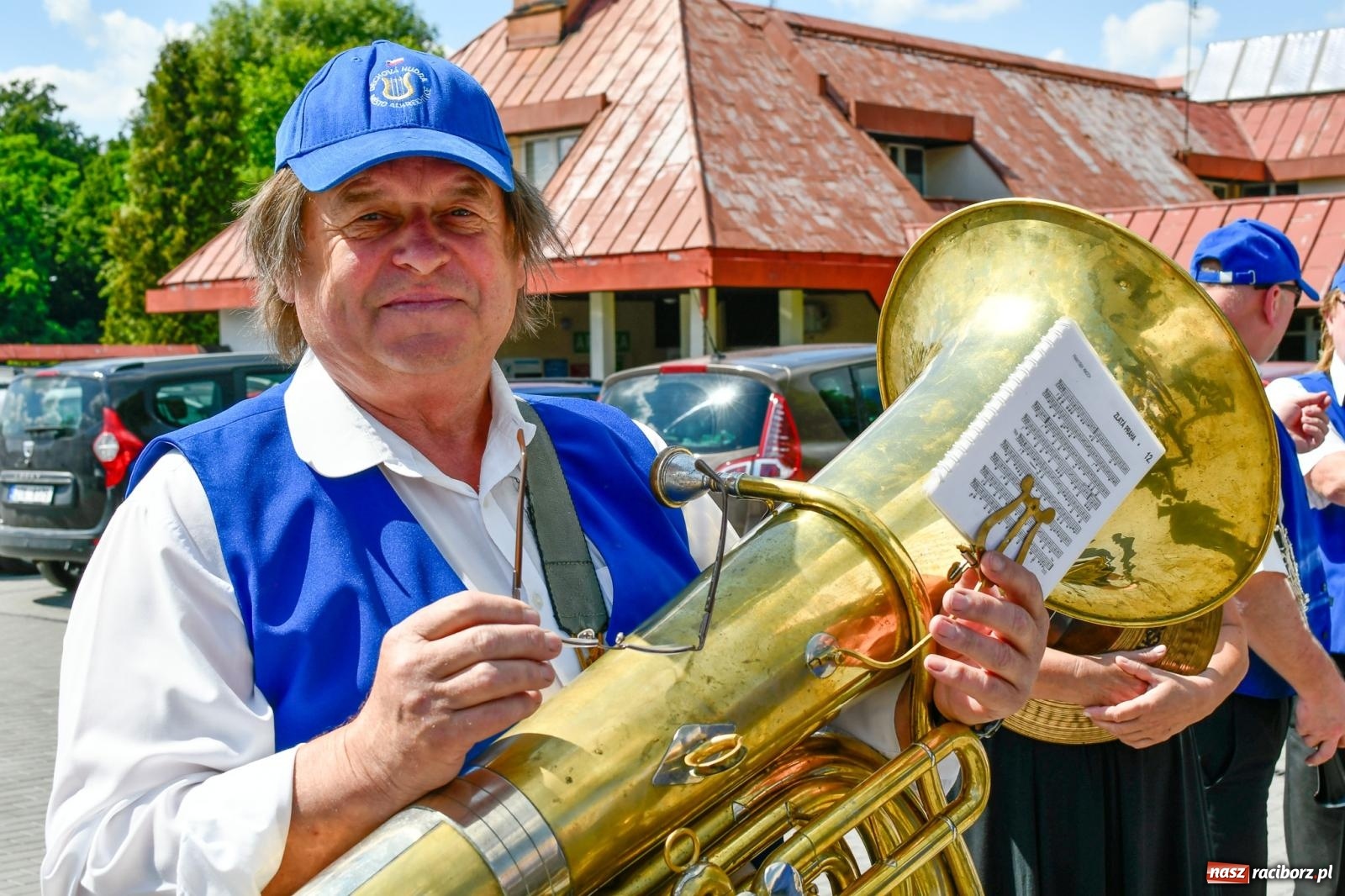 Zdjęcie w galerii na portalu naszraciborz.pl: Jest w orkiestrach dętych wielka siła. Parada w Tworkowie [FOTO i WIDEO] wiadomości z regionu