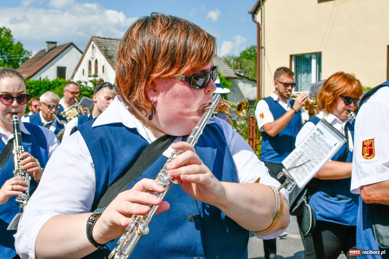 Zdjęcie w galerii na portalu naszraciborz.pl: Jest w orkiestrach dętych wielka siła. Parada w Tworkowie [FOTO i WIDEO] wiadomości z regionu