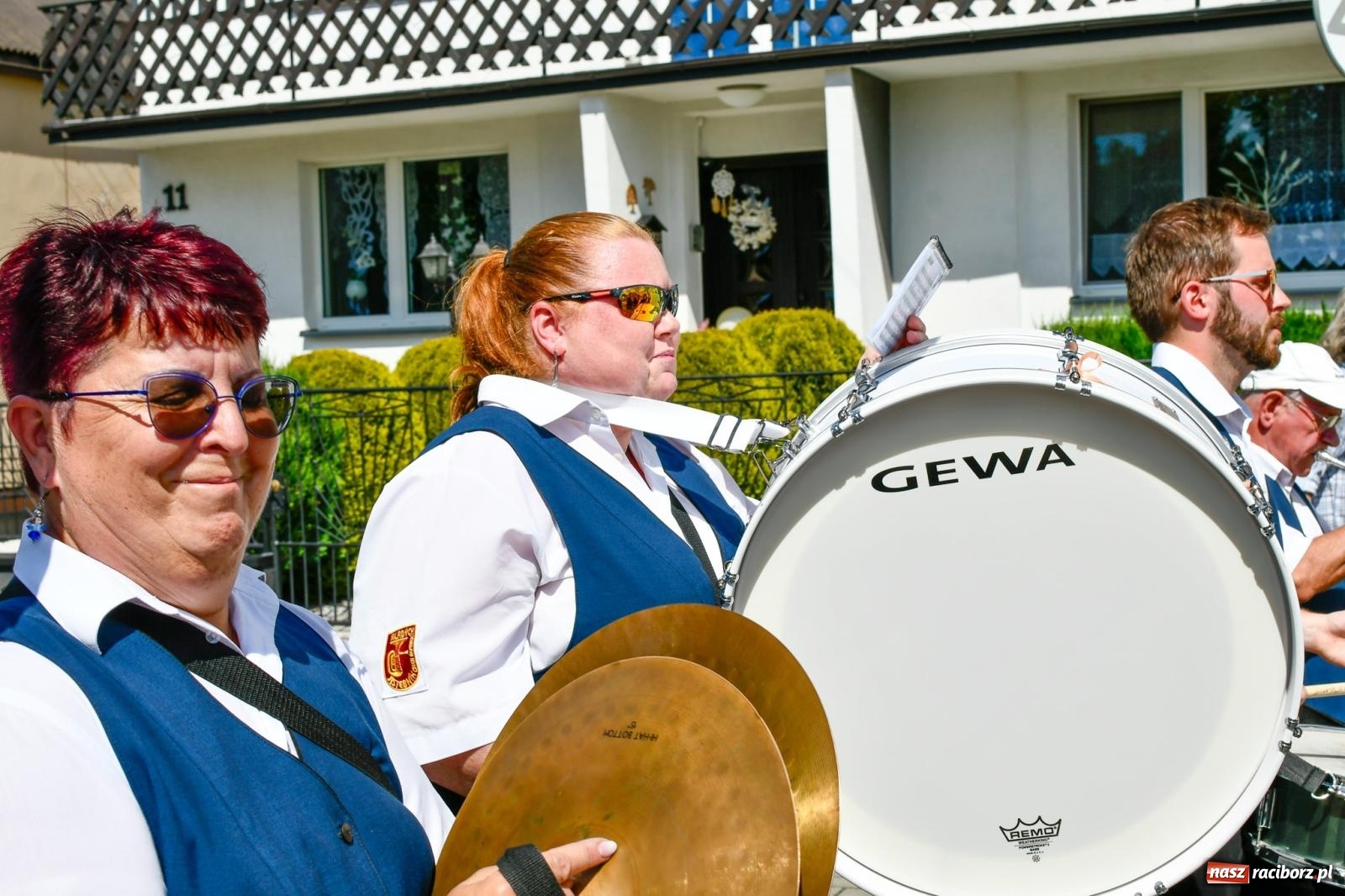 Zdjęcie w galerii na portalu naszraciborz.pl: Jest w orkiestrach dętych wielka siła. Parada w Tworkowie [FOTO i WIDEO] wiadomości z regionu