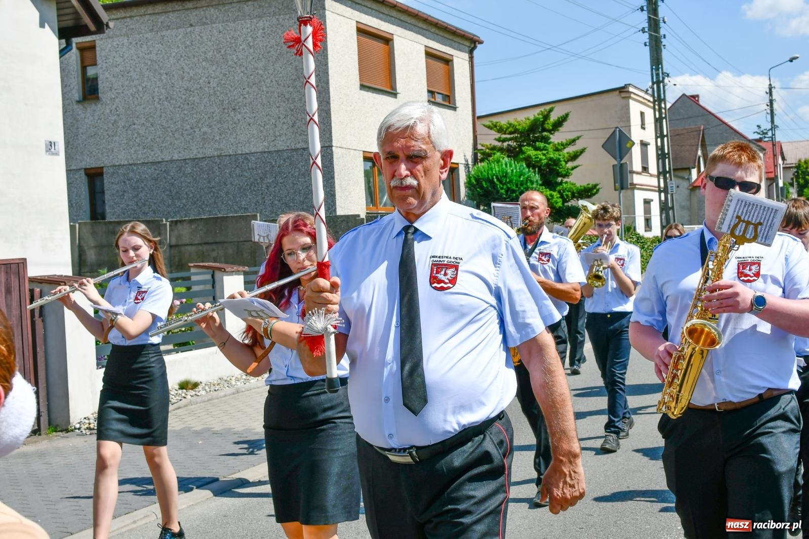 Zdjęcie w galerii na portalu naszraciborz.pl: Jest w orkiestrach dętych wielka siła. Parada w Tworkowie [FOTO i WIDEO] wiadomości z regionu