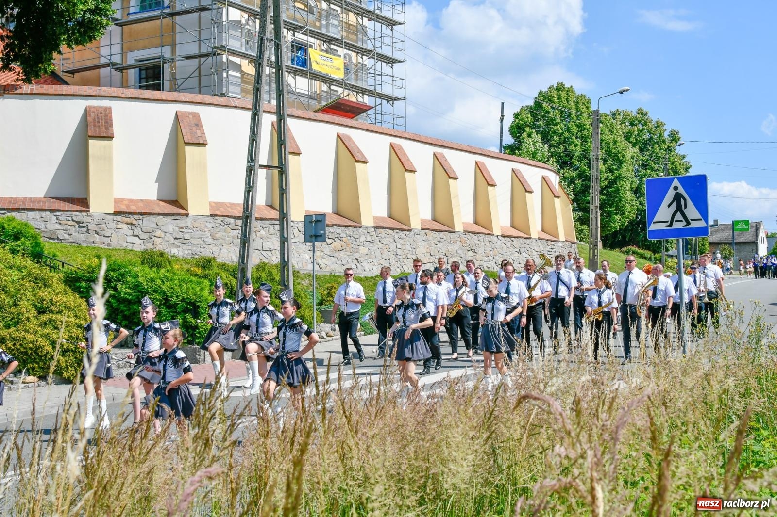 Zdjęcie w galerii na portalu naszraciborz.pl: Jest w orkiestrach dętych wielka siła. Parada w Tworkowie [FOTO i WIDEO] wiadomości z regionu