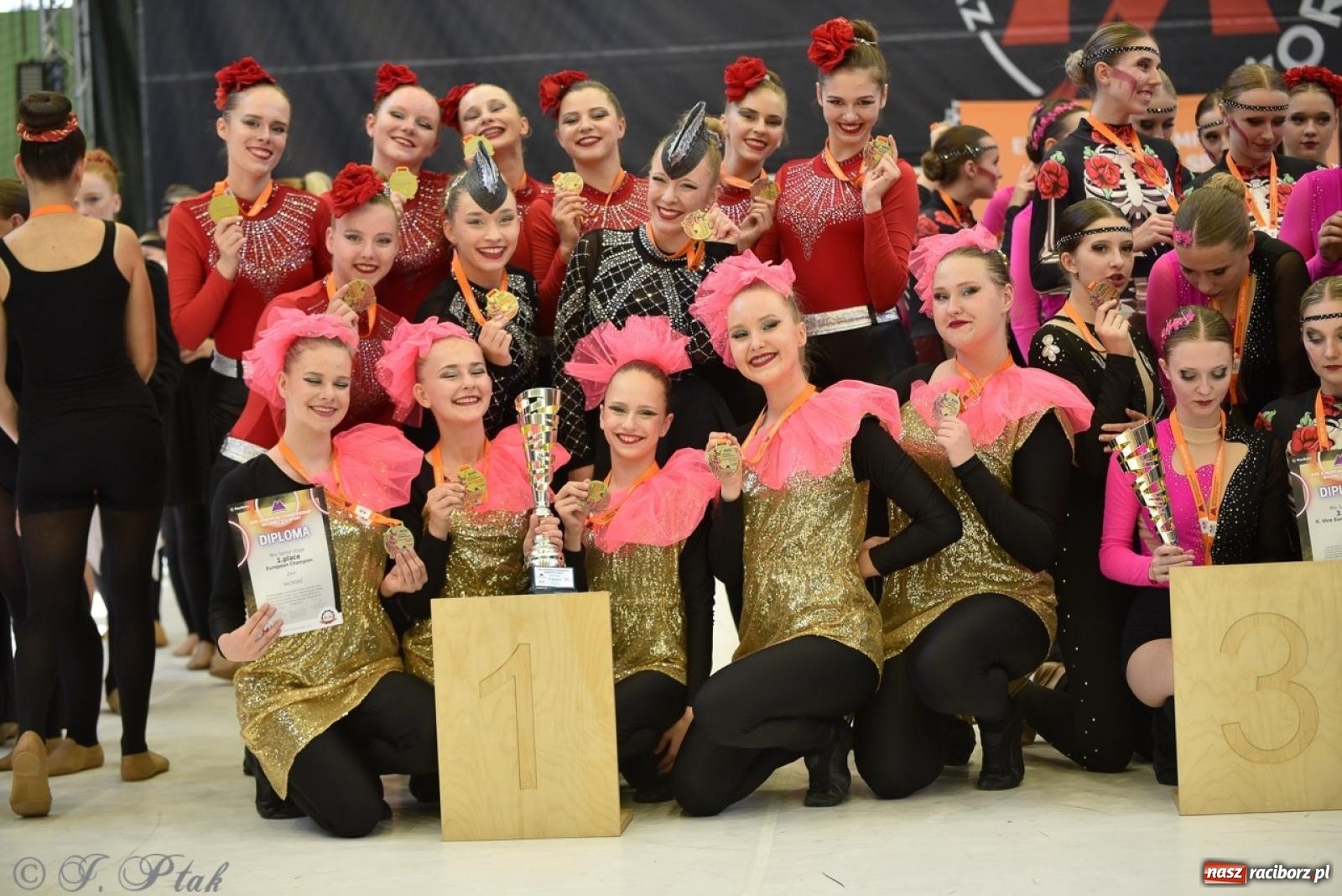 Zdjęcie w galerii na portalu naszraciborz.pl: Trzydniowe święto mażoretek w Raciborzu wiadomości z regionu