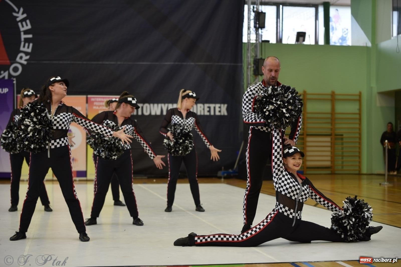 Zdjęcie w galerii na portalu naszraciborz.pl: Trzydniowe święto mażoretek w Raciborzu wiadomości z regionu
