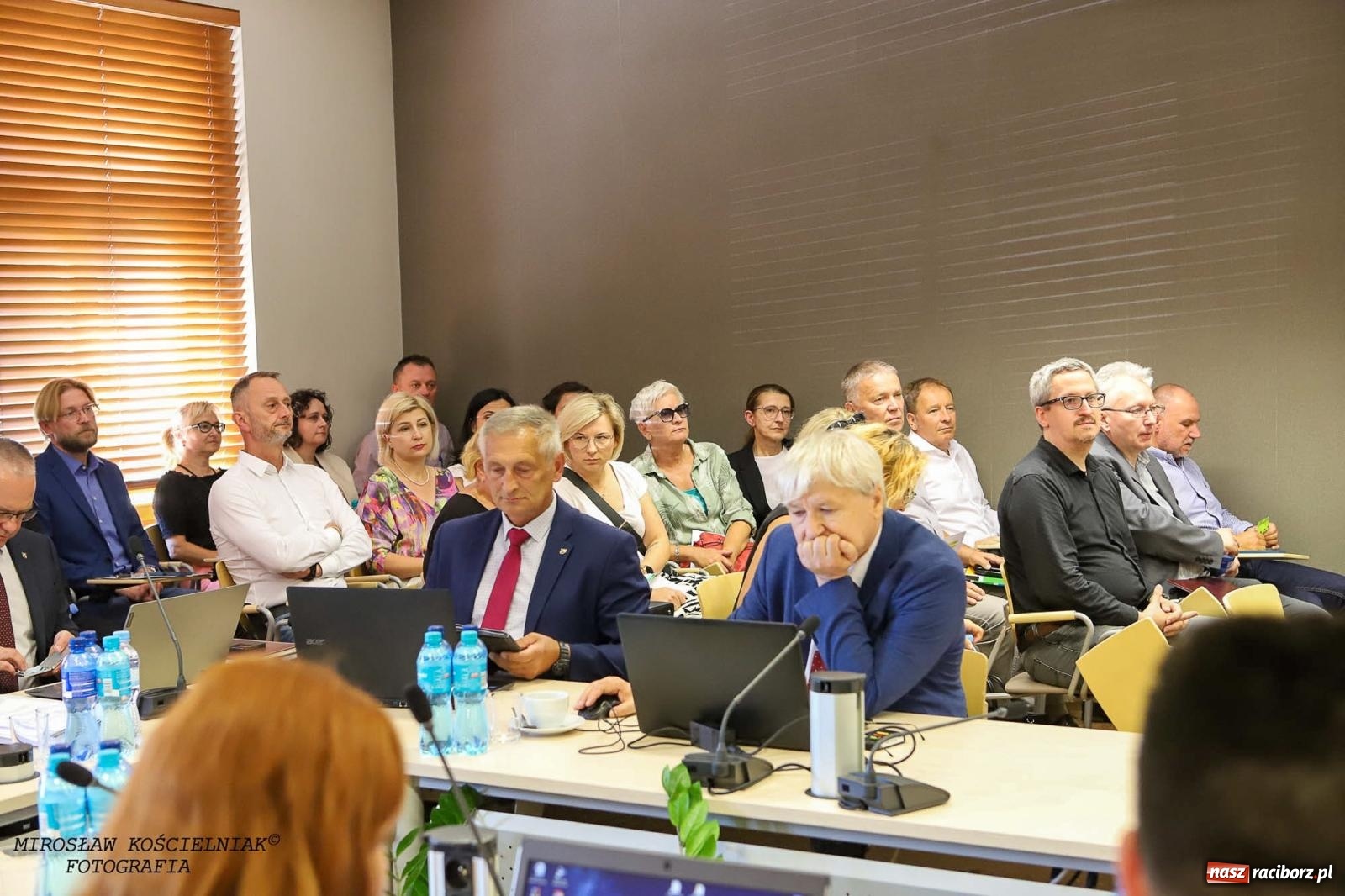 Zdjęcie w galerii na portalu naszraciborz.pl: Sesja pełna emocji. Rada Powiatu dała zielone światło do przekształcenia MDK-u wiadomości z regionu