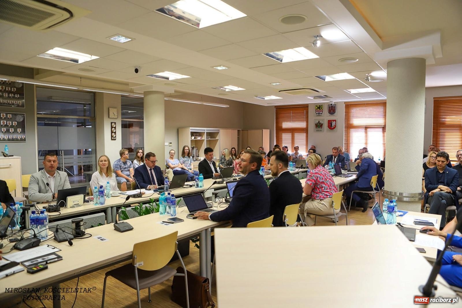 Zdjęcie w galerii na portalu naszraciborz.pl: Sesja pełna emocji. Rada Powiatu dała zielone światło do przekształcenia MDK-u wiadomości z regionu