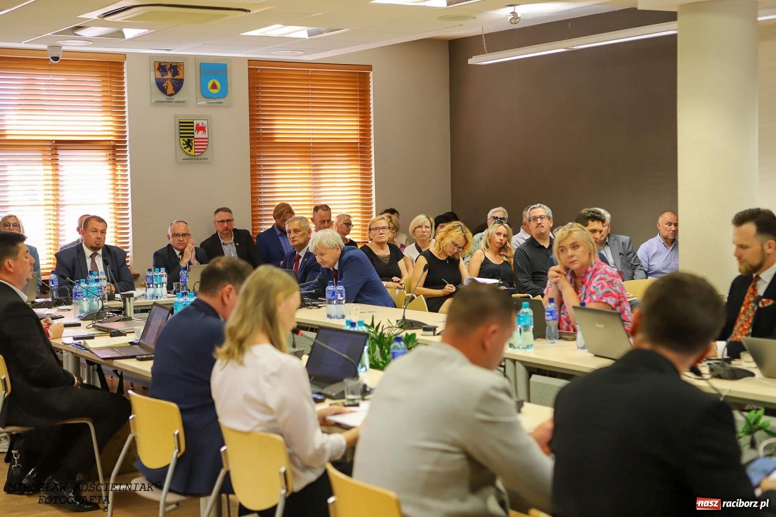 Zdjęcie w galerii na portalu naszraciborz.pl: Sesja pełna emocji. Rada Powiatu dała zielone światło do przekształcenia MDK-u wiadomości z regionu