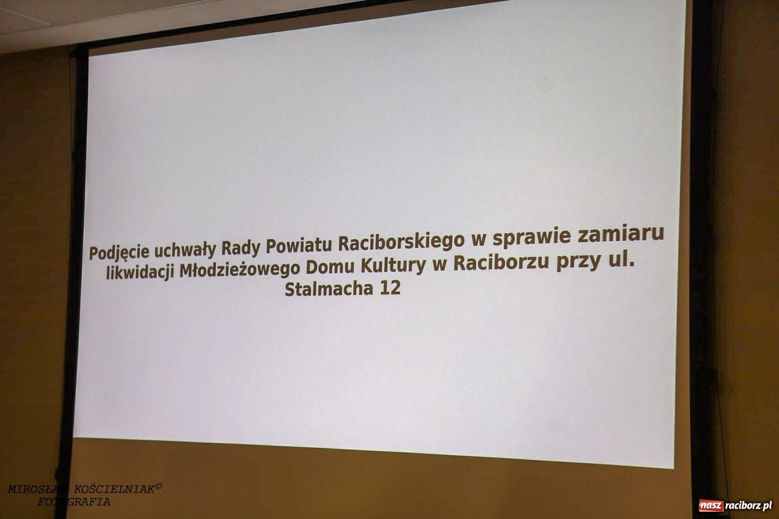 Zdjęcie w galerii na portalu naszraciborz.pl: Sesja pełna emocji. Rada Powiatu dała zielone światło do przekształcenia MDK-u wiadomości z regionu