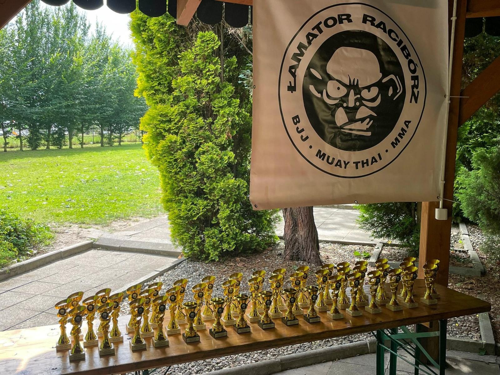 Zdjęcie w galerii na portalu naszraciborz.pl: Najmłodsi Łamatorzy w rodzinnym gronie zakończyli sezon wiadomości z regionu