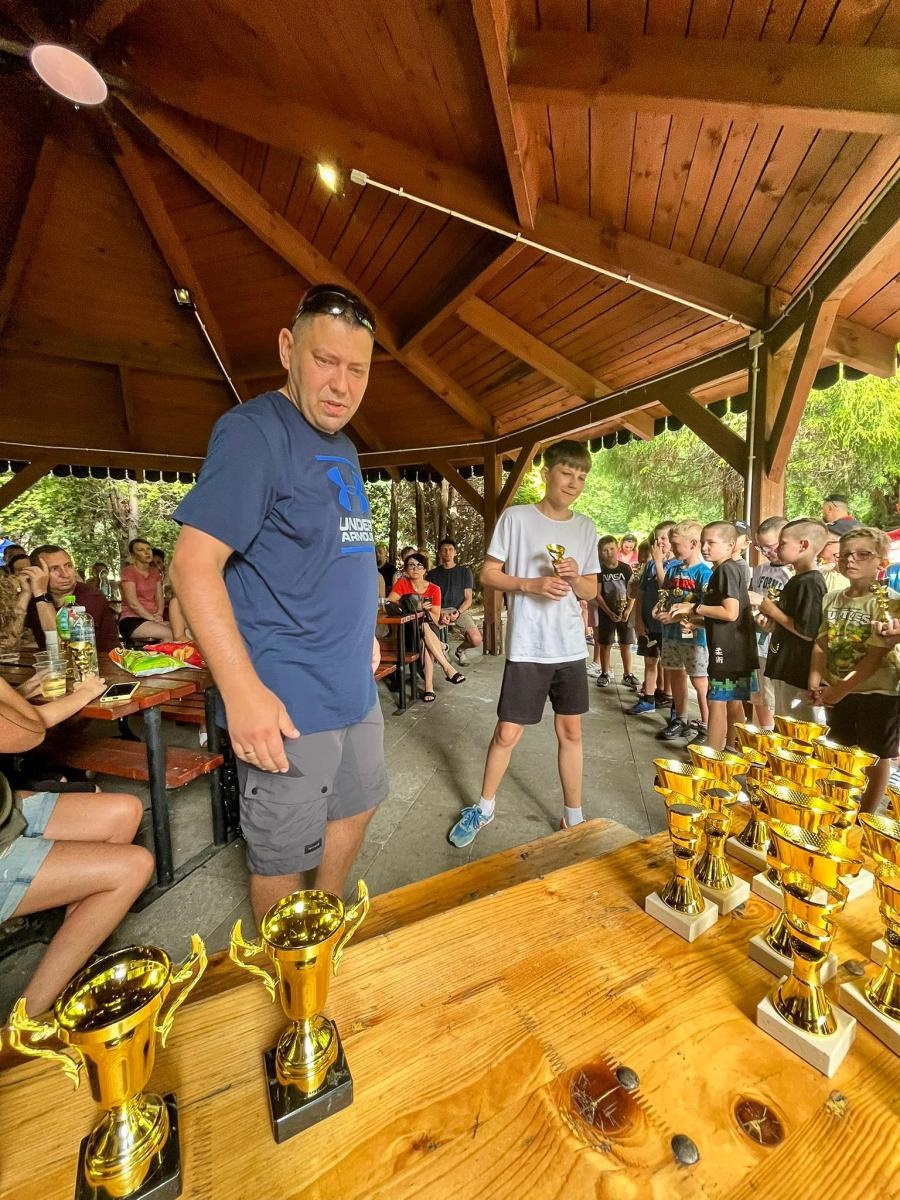 Zdjęcie w galerii na portalu naszraciborz.pl: Najmłodsi Łamatorzy w rodzinnym gronie zakończyli sezon wiadomości z regionu