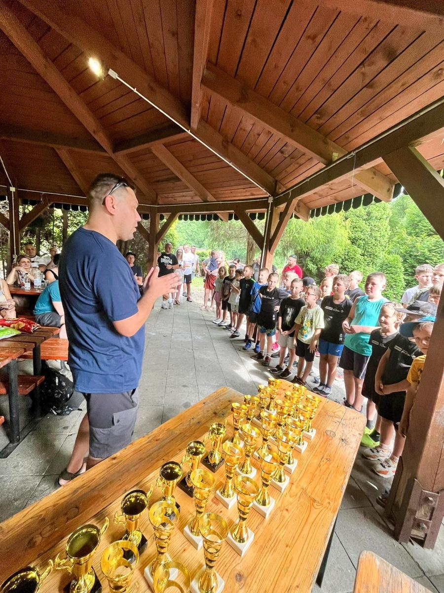 Zdjęcie w galerii na portalu naszraciborz.pl: Najmłodsi Łamatorzy w rodzinnym gronie zakończyli sezon wiadomości z regionu