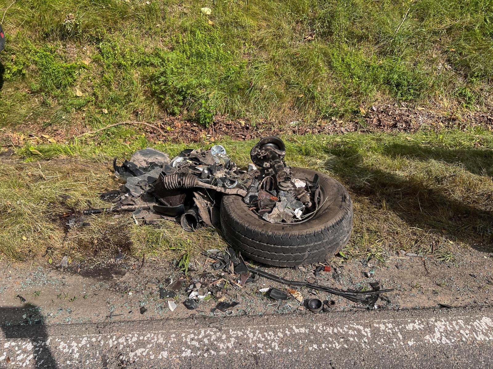 Zdjęcie w galerii na portalu naszraciborz.pl: Zderzenie toyoty i renault na trasie Racibórz-Babice [FOTO] wiadomości z regionu