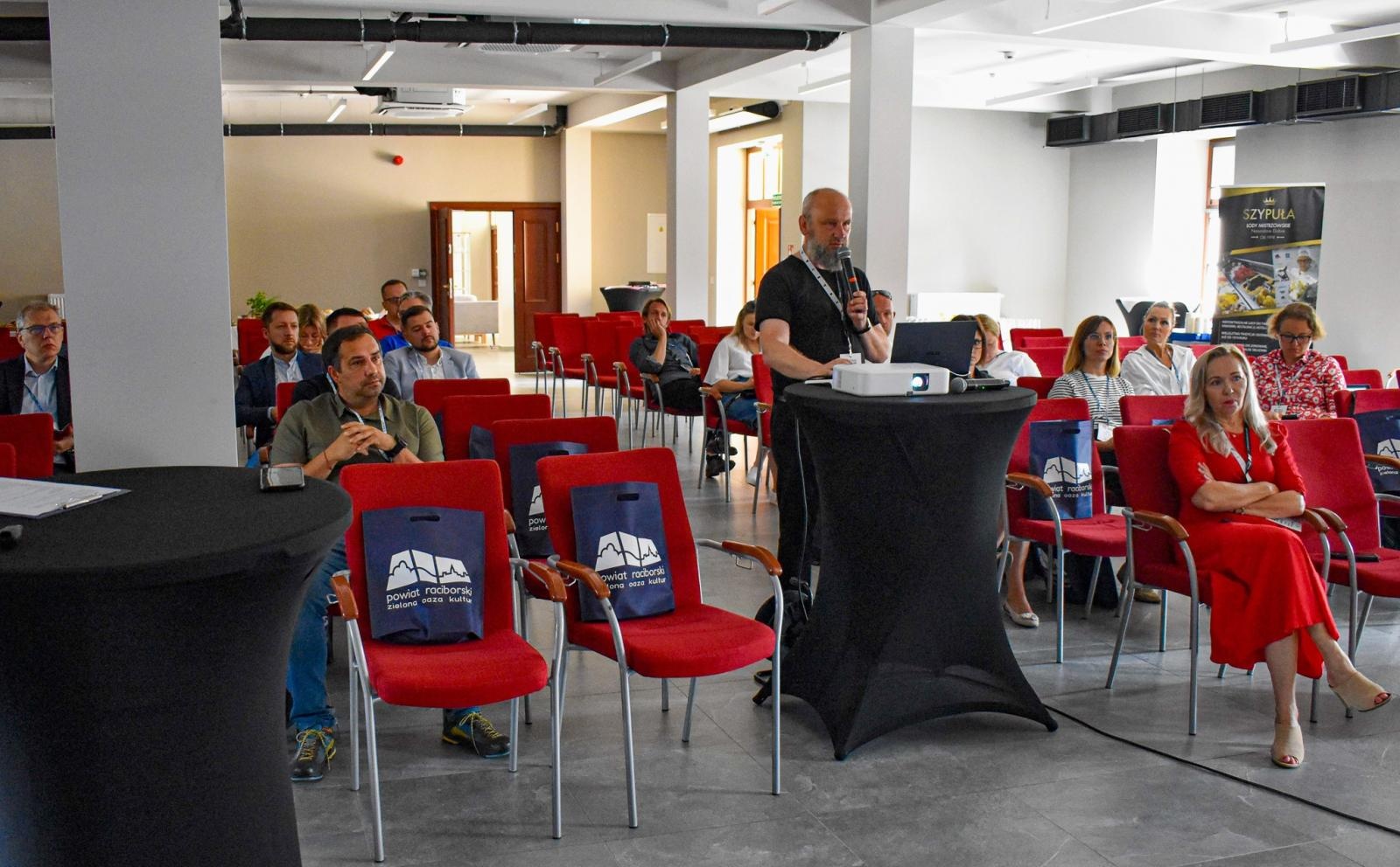 Zdjęcie w galerii na portalu naszraciborz.pl: VI Silesia Meeting Day na Zamku Piastowskim w Raciborzu wiadomości z regionu