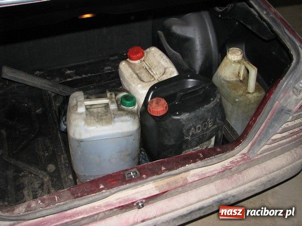 Zdjęcie w galerii na portalu naszraciborz.pl: Ukradł 70 litrów oleju napędowego wiadomości z regionu