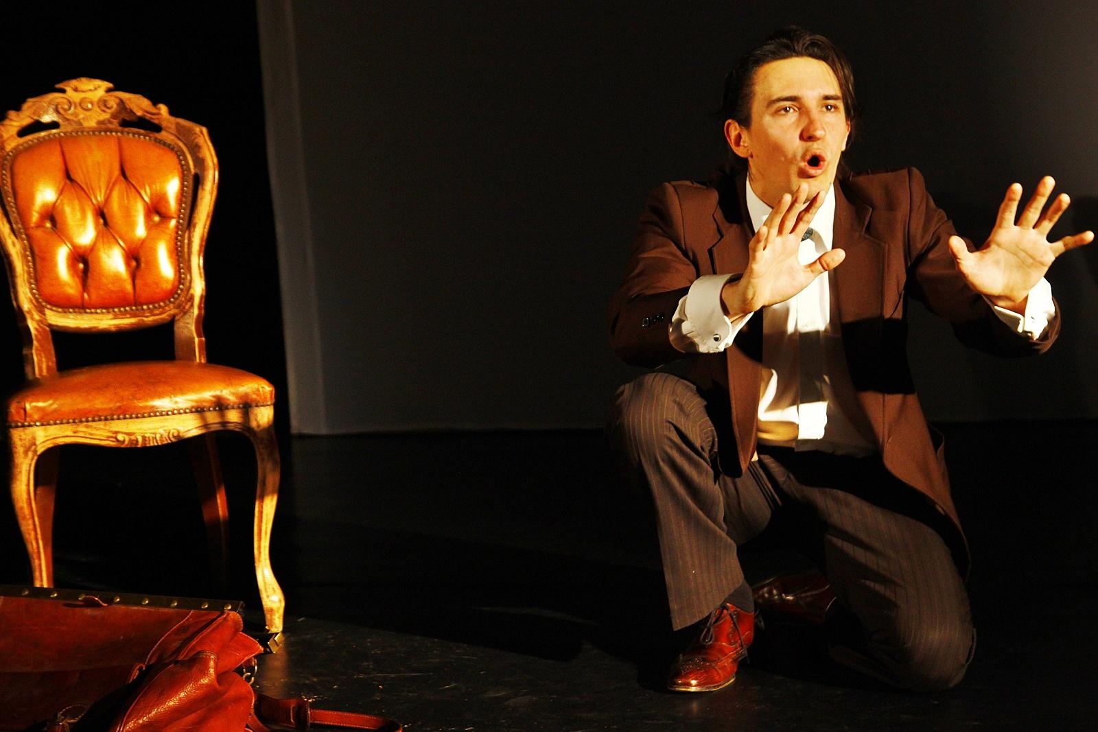 Zdjęcie w galerii na portalu naszraciborz.pl: Monodram o Janie Karskim Zupa rybna wiadomości z regionu